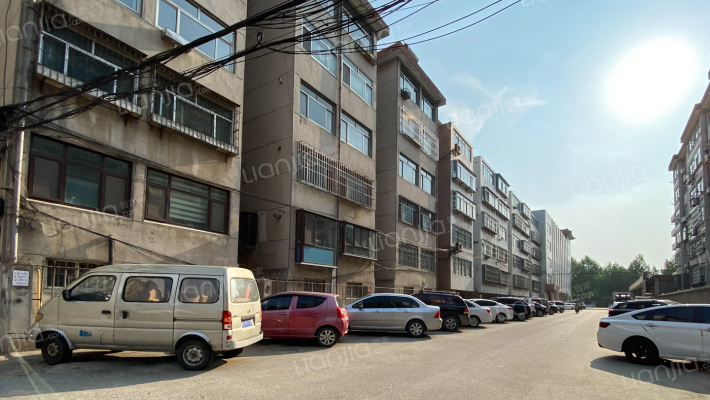 莱阳市人民法院宿舍楼外景图