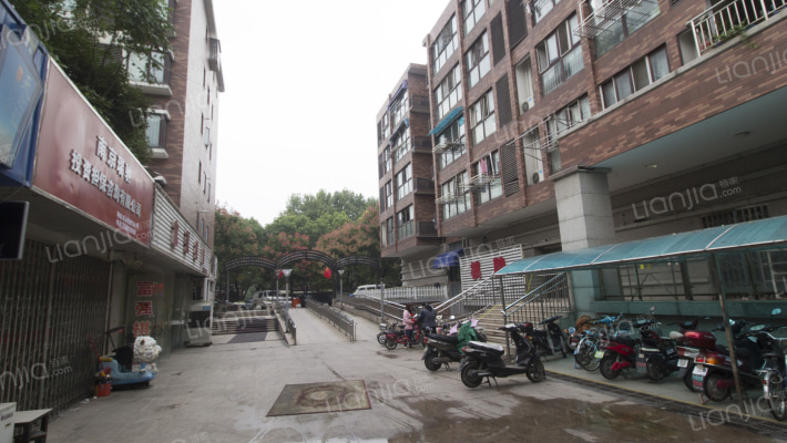 红山美居外景图