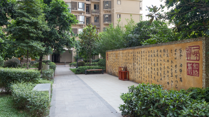 芸峰天梭派外景图