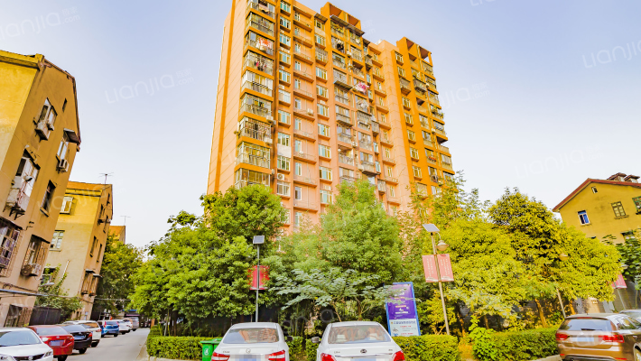 为群一村外景图