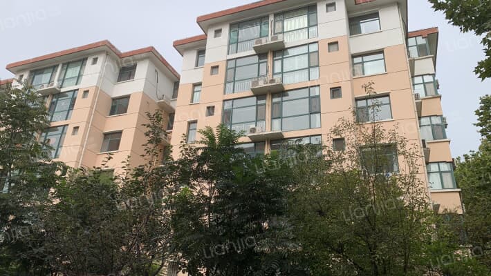 医疗保险中心宿舍楼外景图