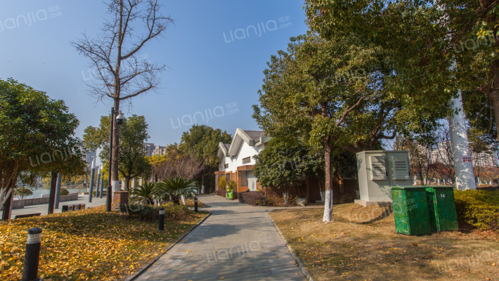 现代园墅外景图