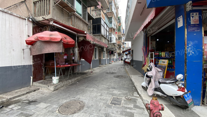 城南方郢外景图