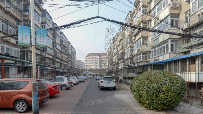 平湖东里外景图