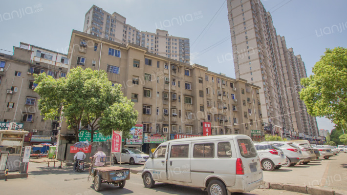 红苗小区外景图