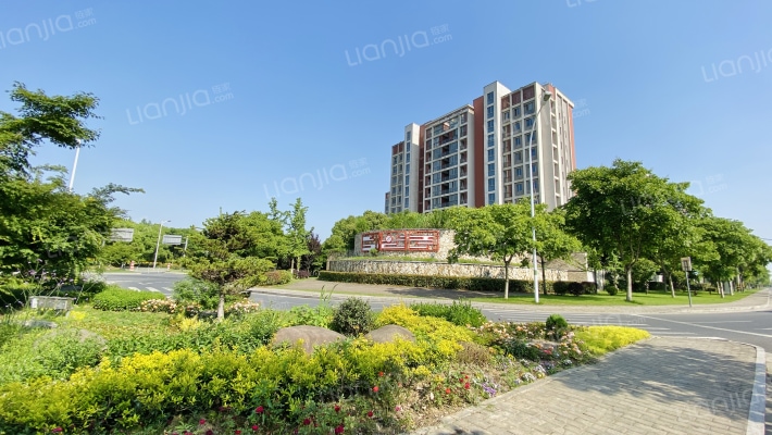 吴月雅境外景图