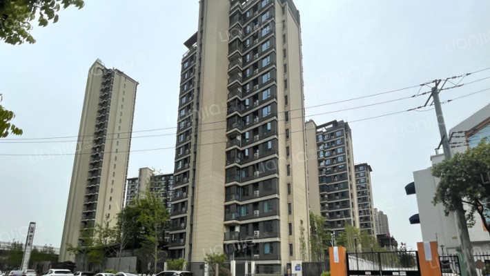 龙湖颐和上院外景图