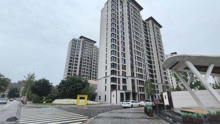 厚德礼著南院外景图