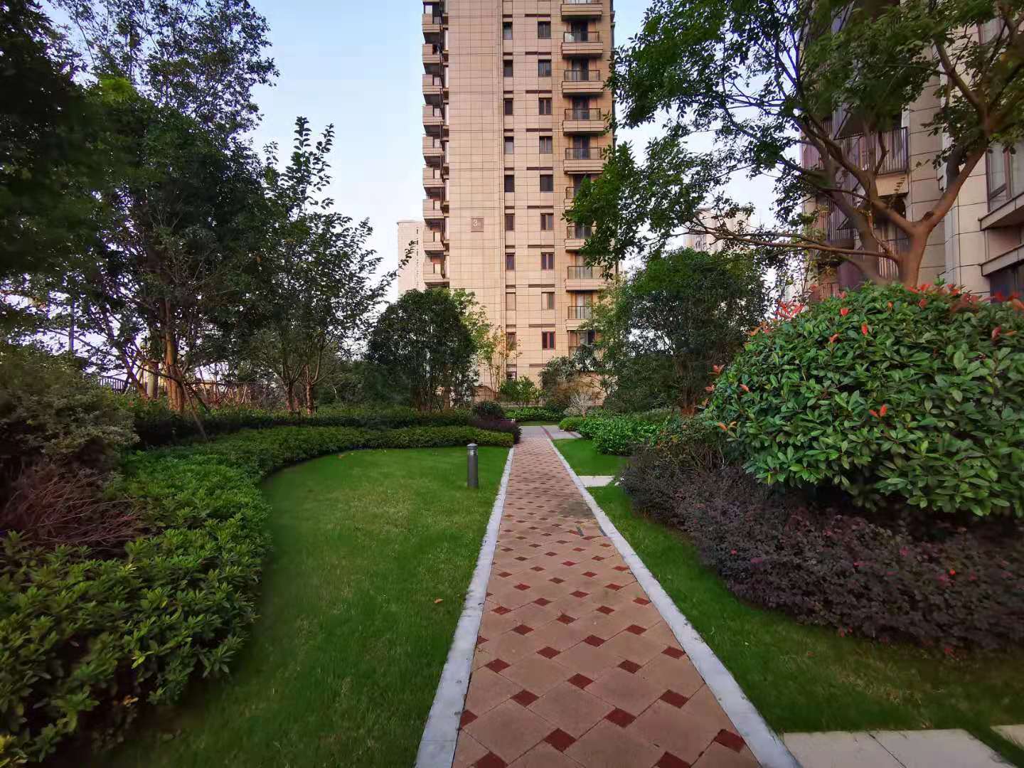 Castalia compound photo 11