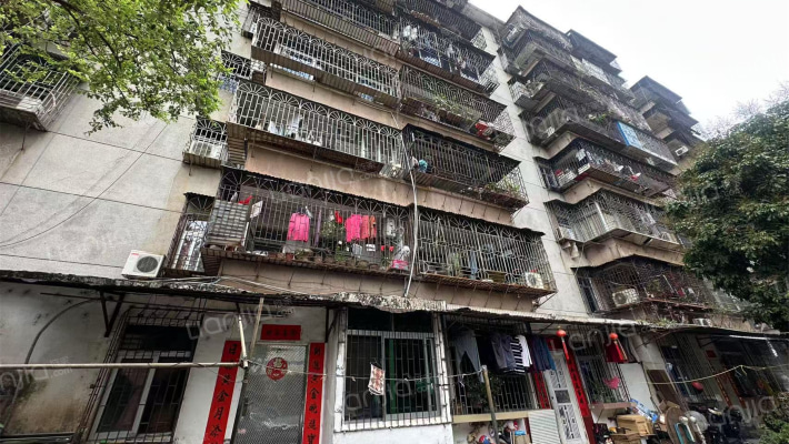 703地质宿舍外景图