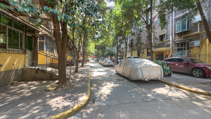 三五三八家属区西院外景图