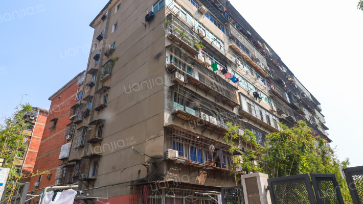 中凌云巷外景图