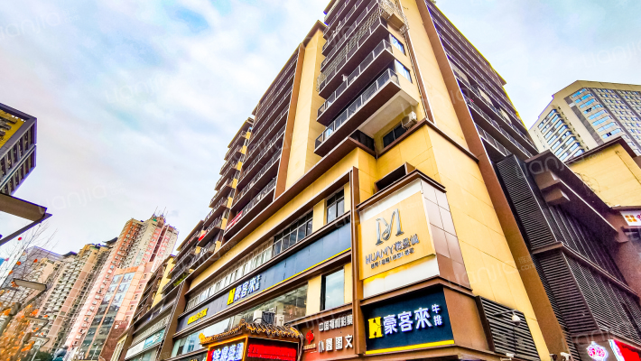 重庆杨家坪五环大楼外景图