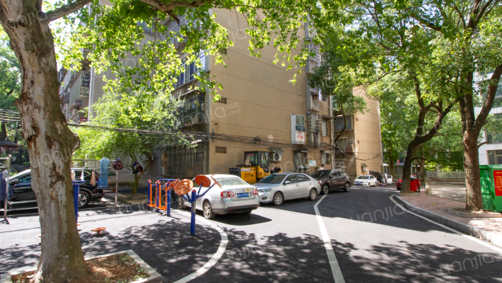 核工业地质局宿舍外景图