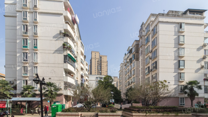 后湖生态花园荷花苑外景图