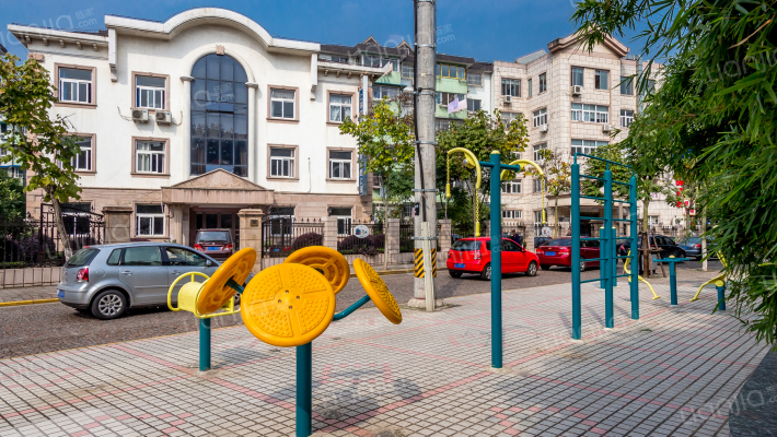 秋霞公寓外景图