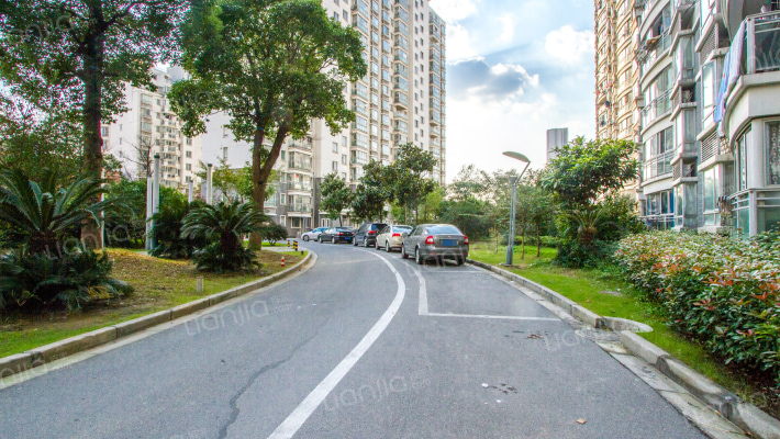 名庭花苑外景图