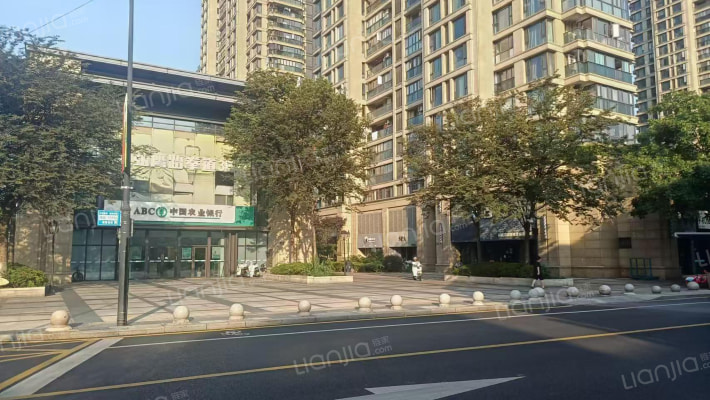 锦城新天地购物广场外景图