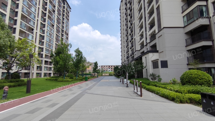 远洋沁园外景图