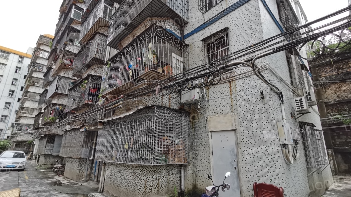 公交宿舍外景图