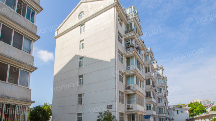 莎海公寓外景图