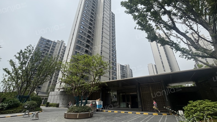 润鸿四季外景图