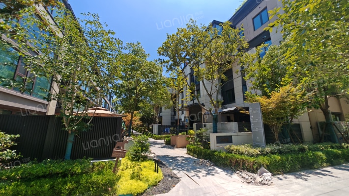 金丰观湖铂庭外景图