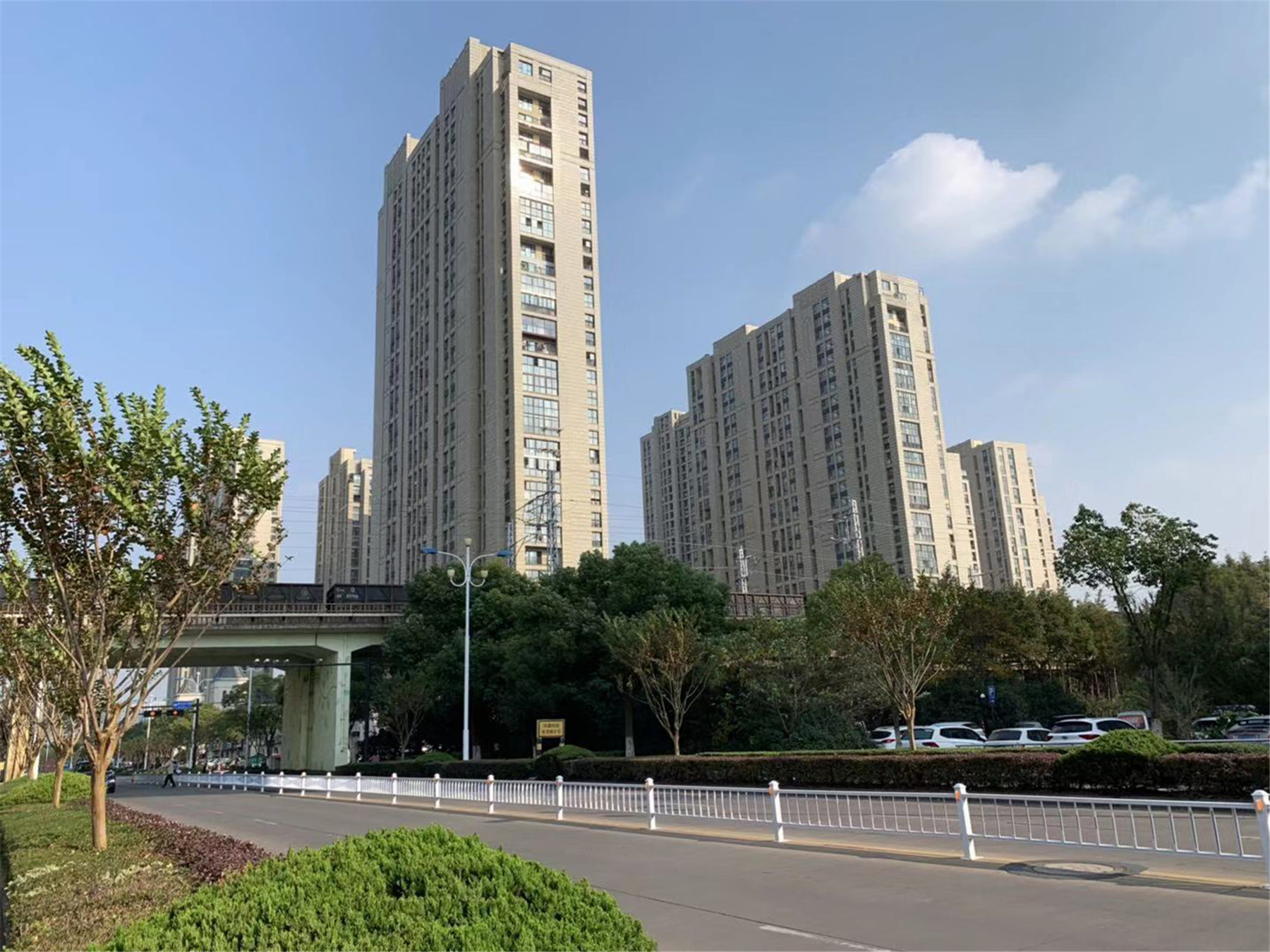 擎天半岛格兰郡小区实景 5