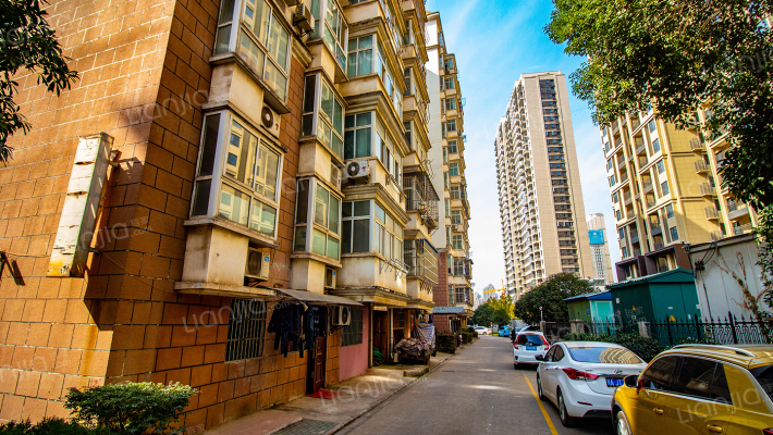 金梭花园外景图