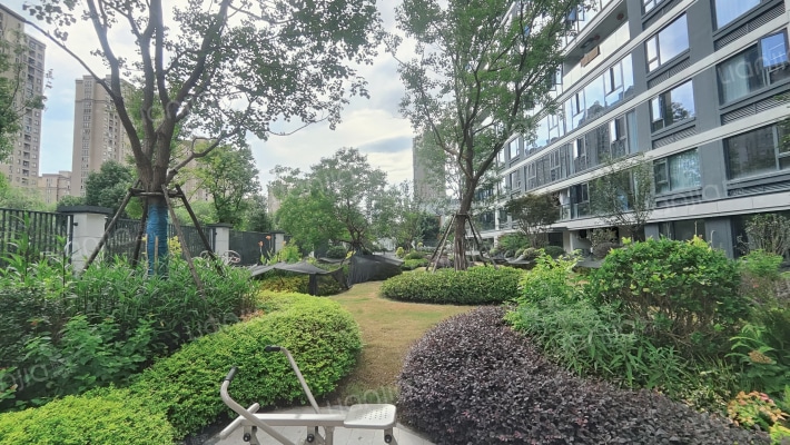 月语和风里外景图