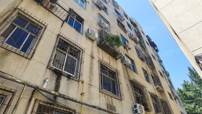 图书馆家属院外景图