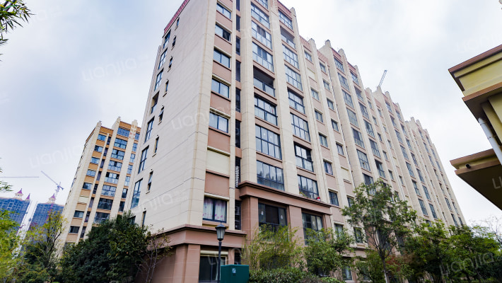 翡翠林花园外景图