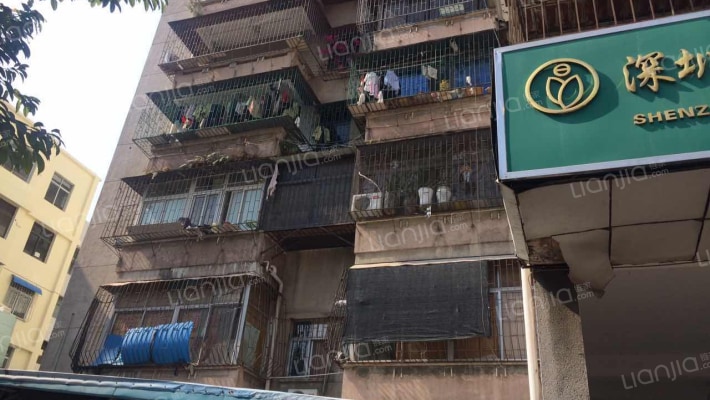 南山统建商住楼外景图