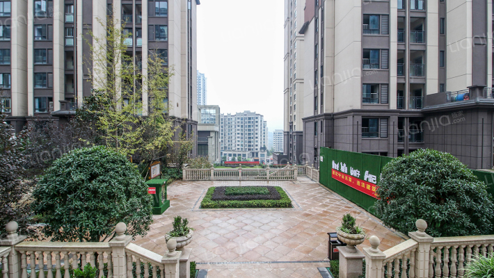 半山府邸外景图