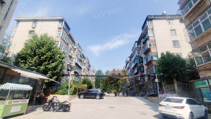 济南大学教职工单位宿舍外景图