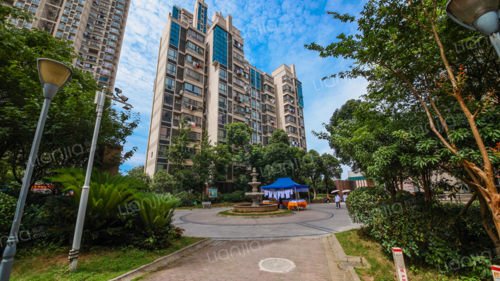 金色学府外景图