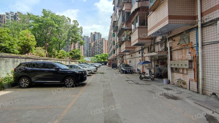 静和街172号院外景图