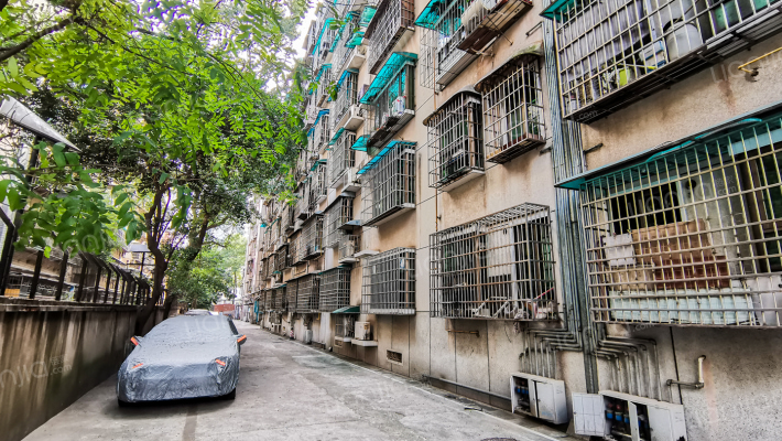 地勘院宿舍外景图