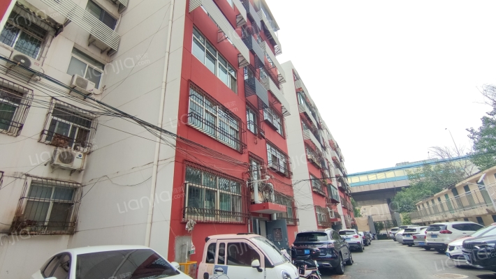 英雄山路256号外景图