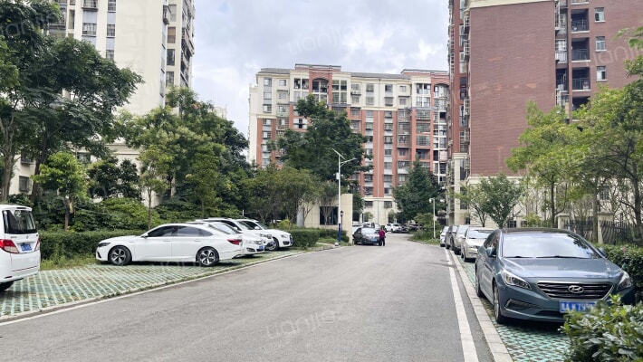 麓湖宫B区外景图