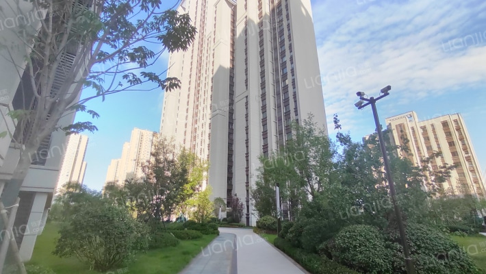 远洋春风与山水外景图