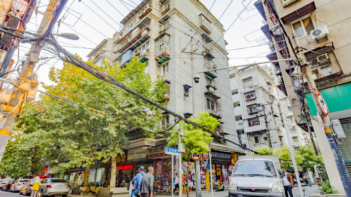 新兴物业一小区外景图