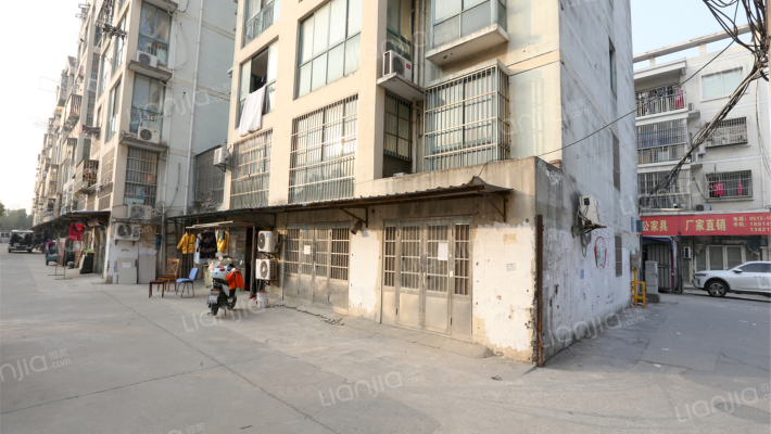 三和公寓外景图