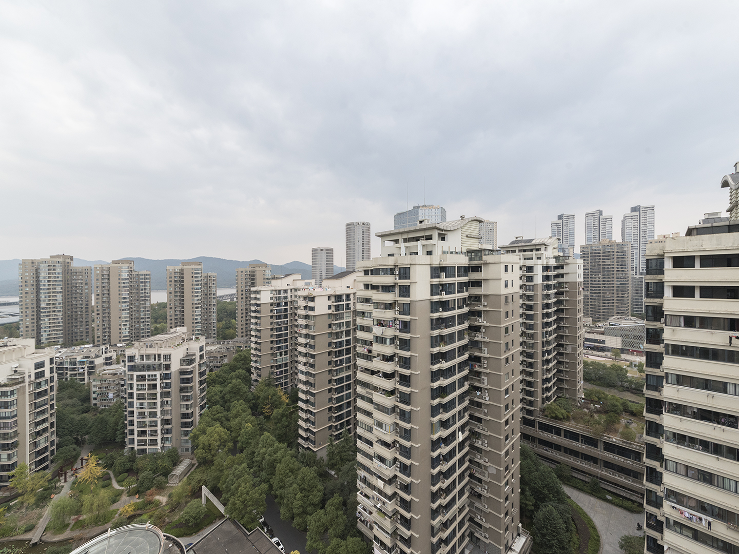 Linjiang Garden compound photo 4