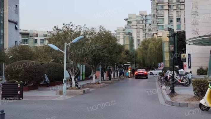 四季华城外景图