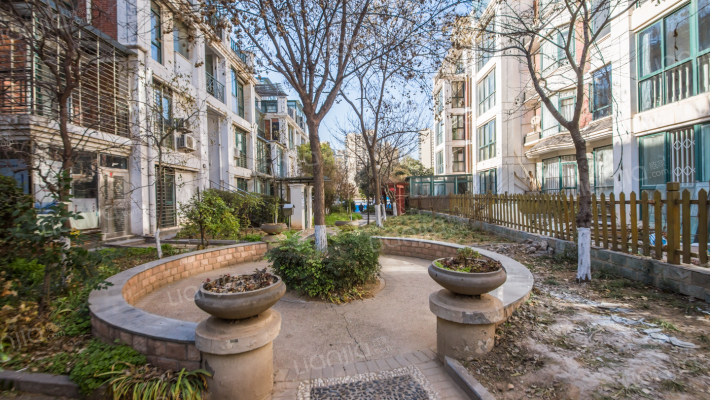 第一大街逸水湾外景图