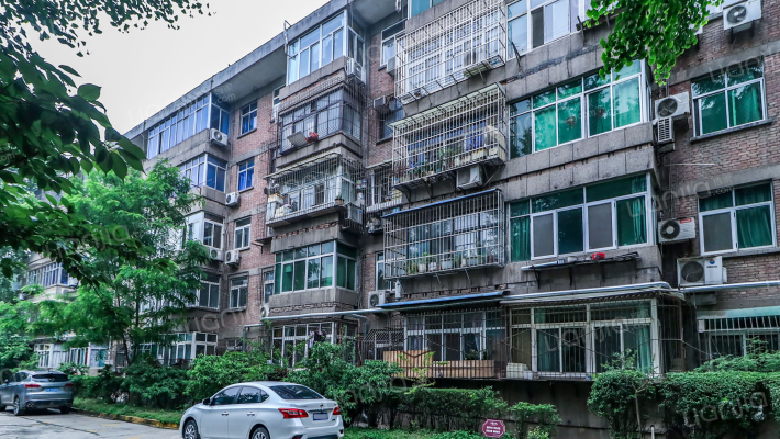 船舶设备公司家属院外景图