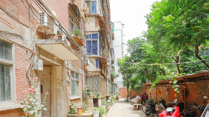 伏牛路145号院外景图