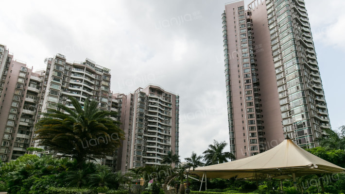 名家富居外景图