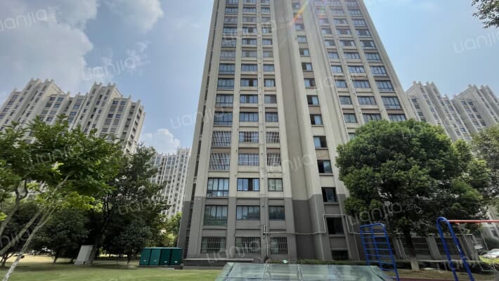 镇山小区东区外景图